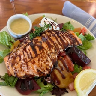 ROASTED BEAT & SALMON SALAD